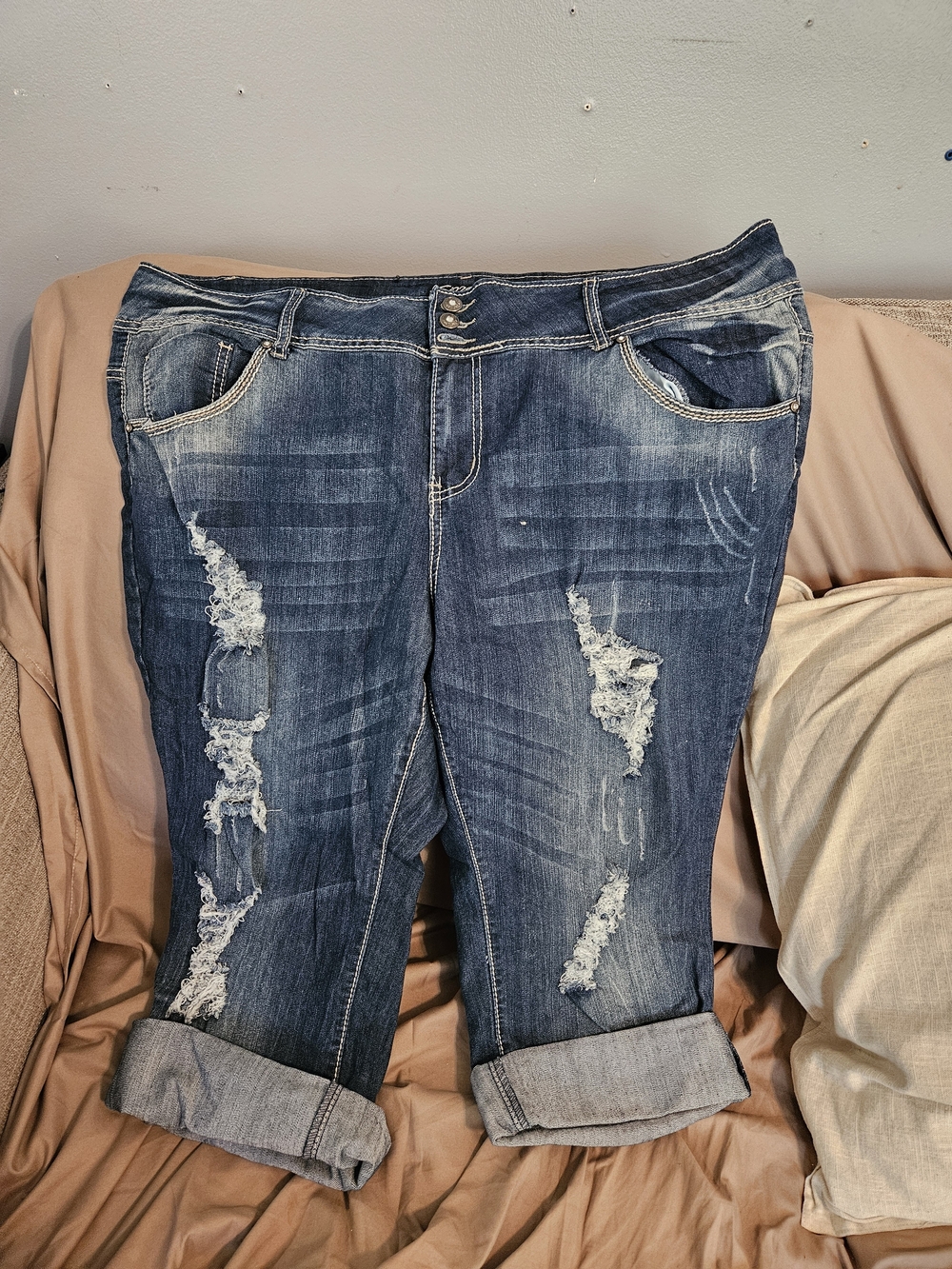 Women’s Distressed Blue Rolled-Cuff Jeans